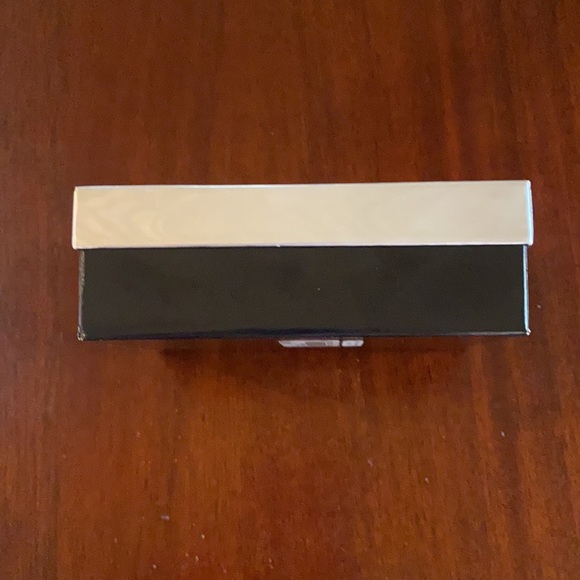 NWT East 5th green pendant necklace and matching earring set - Picture 6 of 6